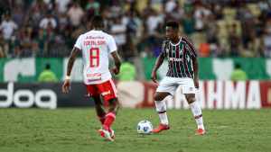 Wellington comenta trinca com Calegari e Yago