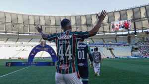 David Braz ressalta confiança no grupo e na classificação à Libertadores