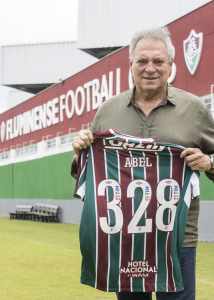 Fluminense dá as boas-vindas a Abel em seu retorno: “A casa é sua!”