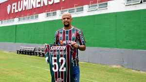 Felipe Melo elogia mescla de experiência e juventude no Fluminense