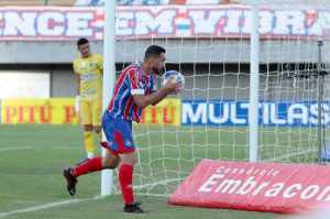 Pelo exterior, Gilberto recusa o Fluminense