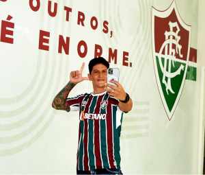 Após acerto com Cano, confira nomes de jogadores que saíram do Vasco e se destacaram no Fluminense