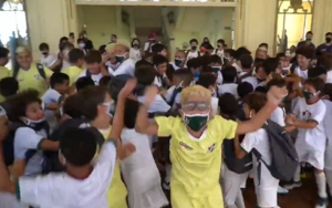 Vídeo – Virou bagunça! Molecada da Flu Camp entra no clima para a temporada