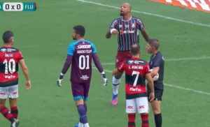 Felipe Melo minimiza provocação a Diego e revela: “Não pegaram o que ele falou para mim”