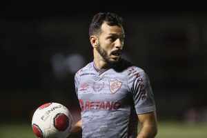 Jornalista revela choro de Yago após vaias; Pressão é um dos motivos para possível saída