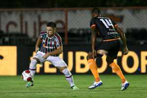 Tricampeão e prestes a jogar a nona Libertadores, Willian prega inteligência ao Flu