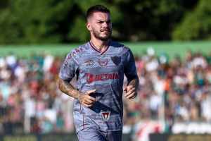 Aniversariante do dia, Nathan é parabenizado pelo Fluminense nas redes sociais