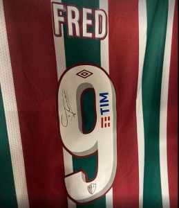 Fluminense lança número 9 com autógrafo de Fred para personalizar camisa