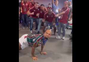 Vídeo – RUF! RUF! Felipe Melo imita “Pitbull” no vestiário e arranca risadas