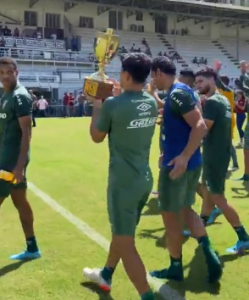 Vídeos – Confira mais imagens da festa da torcida nas Laranjeiras