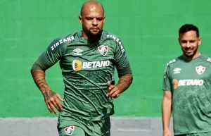 Em podcast, Felipe Melo fala sobre a carreira, polêmicas, exalta Diniz e Flu