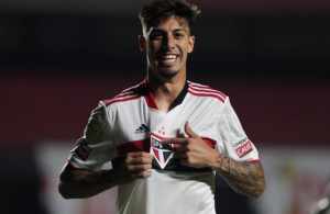 Na mira do Fluminense, argentino pede salário maior do que o oferecido