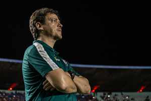 Fernando Diniz divide classificação do Fluminense com Abel Braga