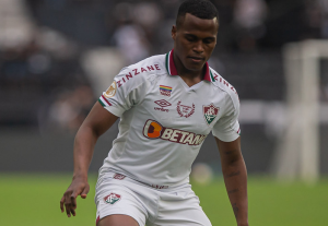 Jhon Arias enaltece mais uma vitória do Flu em clássicos: “Gosto especial”