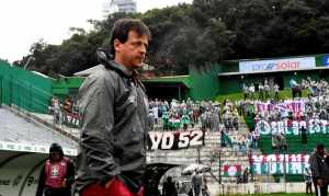 Diniz revela que Flu solicitou adiamento da partida e dispara: “É uma vergonha!”