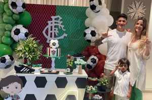 Faz o L de Lorenzo! Filho de Germán Cano faz aniversário com tema “Fluminense”