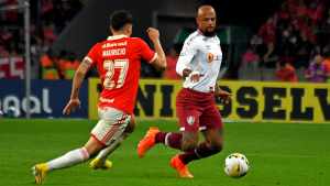 “A entrada dele ajudou na construção do time”, fala Diniz sobre Felipe Melo