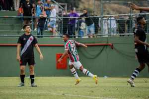 Cria de Xerém, atacante recorda conta como foi sua chegada ao Fluminense