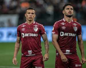 Fluminense confirma lesão de Calegari, que já iniciou tratamento no clube