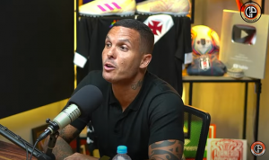Ex-lateral de Flamengo e Vasco relembra discussão com Felipe Melo: “Falso crente”