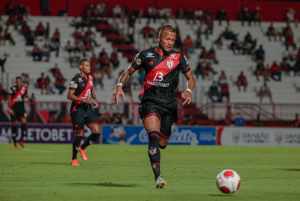 Fluminense faz sondagem por atacante do Atlético-GO, noticia site