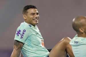 Ídolo tricolor, Thiago Silva faz agradecimento por capitania em estreia na Copa