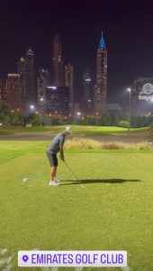 Ainda no Catar, Cano curte férias jogando golfe em Doha