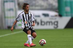 Com Guga e Keno perto do Flu, Galo já contratou atacante e negocia com lateral