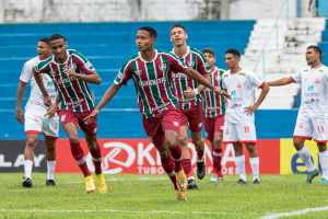 Fluzão resolve o jogo cedo, atropela e avança de fase na Copinha com rodada de antecedência