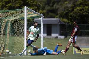 Jovem de Xerém marca gol em amistoso da Seleção Brasileira contra o Flamengo