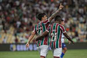 Cano diz não ter preferência por dupla ou trio de ataque, e elogia elenco do Fluminense