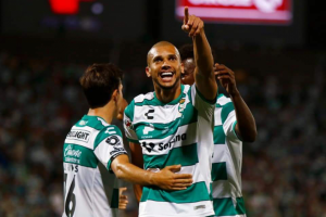 Ex-zagueiro do Botafogo é mais um monitorado pelo Fluminense, diz jornalista
