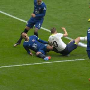 Preocupa? Thiago Silva é substituído no com lesão e vai direto para o vestiário