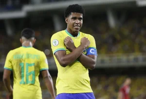 Fluminense fez consulta ao Chelsea por Andrey Santos