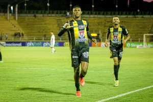 Torcedor do Fluminense, Lelê foi pauta entre Mário e dirigente do Itaboraí