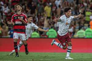 Cano pode igualar Romerito como quarto maior artilheiro estrangeiro tricolor no Fla-Flu