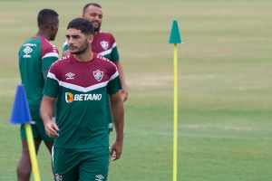 Clube uruguaio sonda Michel Araújo