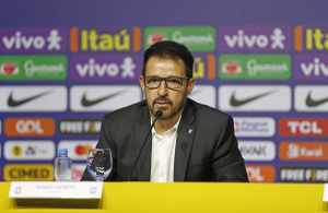 Após convocação, técnico interino da seleção elogia André
