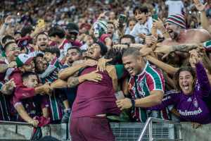 Diniz exalta conexão especial com a torcida tricolor e reforça: “Sou muito feliz aqui”