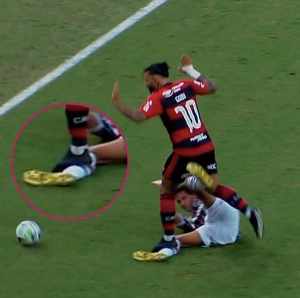 “Não é cabível o jogo ter terminado sem nenhum cartão para o Fla”, critica Lédio Carmona
