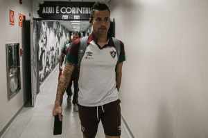 Em meio a sequência ruim, Fábio prega equilíbrio no Fluminense