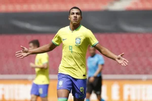 Repórter atualiza informações envolvendo a renovação de Kauã Elias com o Fluminense