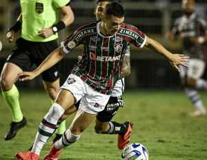 Felipe Andrade vibra com estreia pelo profissional e recebe apoio de Marcelo