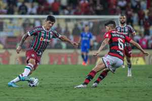 Além de ajudar o Fluminense a ficar com título, Cano pode aumentar seus números contra o Flamengo no domingo
