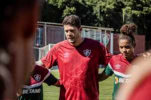 Fluminense comunica saída de técnico do futebol feminino