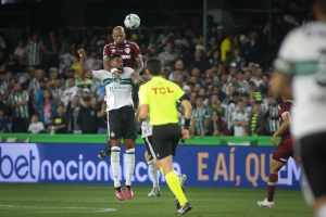 Fluminense deixa o G6 após derrota para o Coritiba