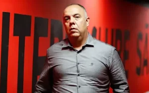 Sério isso? Vice de futebol do Flamengo ironiza arbitragem do jogo com o Fluminense