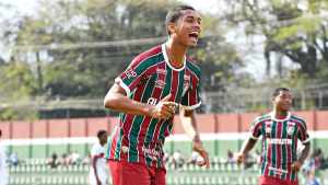 “O futebol foi uma maneira de salvação da nossa família”, conta pai de Esquerdinha