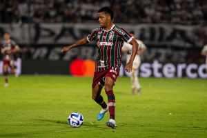 “Kenaldinho” ameaça liderança de Arias em ranking de assistências do Flu; Veja os garçons