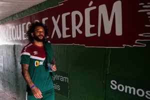 Marcelo tem ampla vantagem em duelos contra Cavani por clubes e seleção; veja